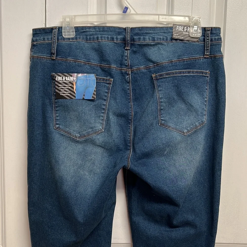Fire & Rain Blue Denim Mid Rise 5 Pocket Stretch Skinny Jeans Size 24 NWT